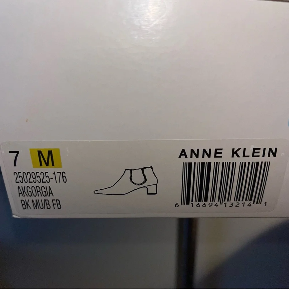 NWT/NIB Anne Klein Akgorgia slip on ankle boots size 7. Silver & gold flowers - Picture 12 of 14